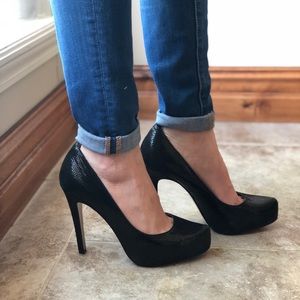 BCBGENERATION black scale pumps 👠